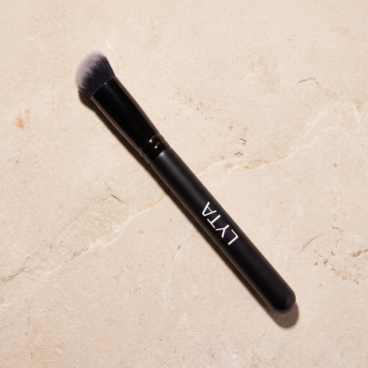LYTA Large Blurrer Brush, studio product photograph